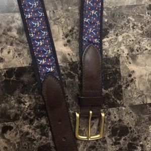 Vineyard vines belt in excellent shape